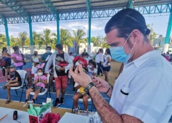 Avanza la aplicación de primeras dosis contra la COVID-19 en niñas y niños de 5 a 11 años de edad