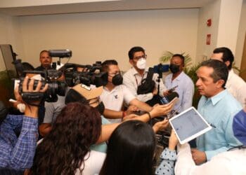 La libertad de expresión permite construir juntos un mejor Quintana Roo: Carlos Joaquín