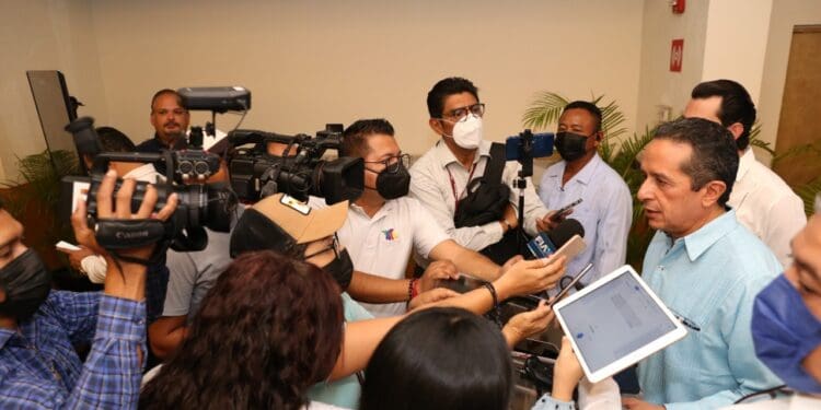 La libertad de expresión permite construir juntos un mejor Quintana Roo: Carlos Joaquín