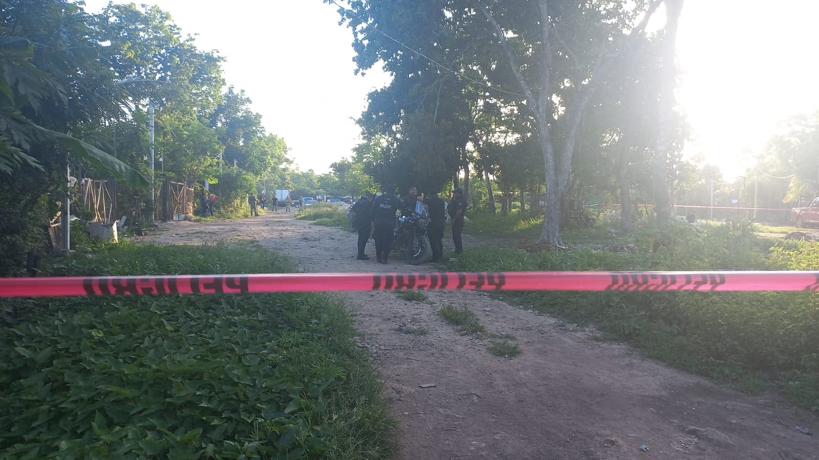 Hallan una granada de humo en la vía pública en Tulum