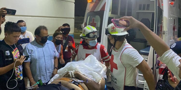 Hombre es herido de bala durante asalto en Cancún