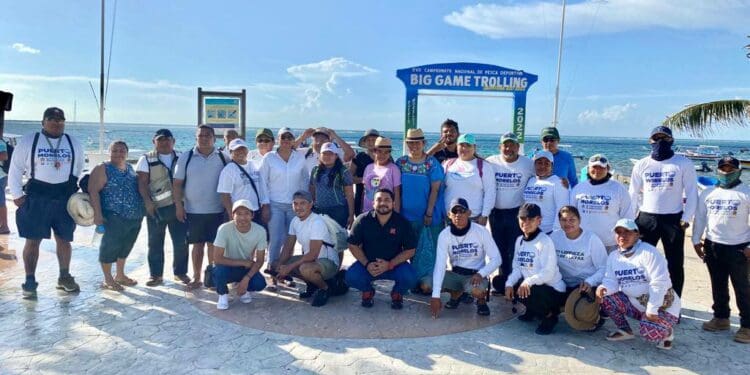 Jóvenes organizan jornada de limpieza de playas en Puerto Morelos