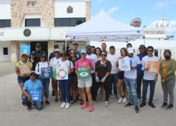 Realizan jornada de limpieza masiva en Tulum