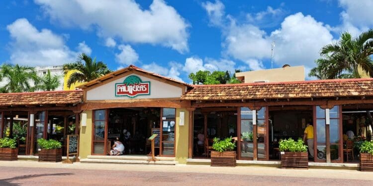 Capacitan a restauranteros de Cozumel para actuar frente a extorsiones