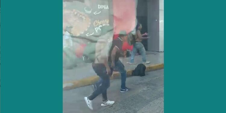 Más de 10 personas protagonizan ‘pelea campal’ en Playa del Carmen; no hay detenidos