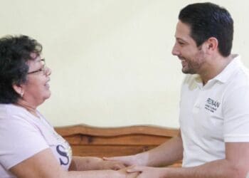 Encuentran cozumeleños atención en la casa de gestión del diputado Renán Sánchez