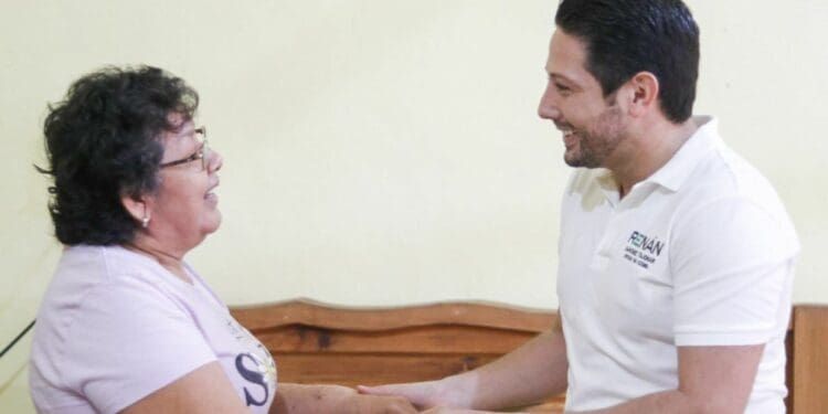 Encuentran cozumeleños atención en la casa de gestión del diputado Renán Sánchez