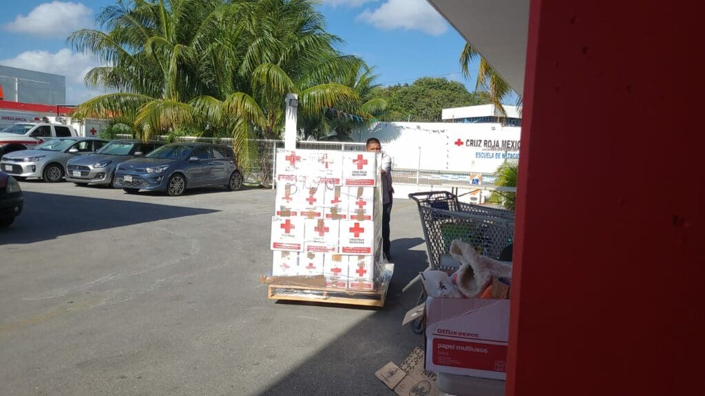 Parten casi 15 toneladas de ayuda desde Cancún a Turquía