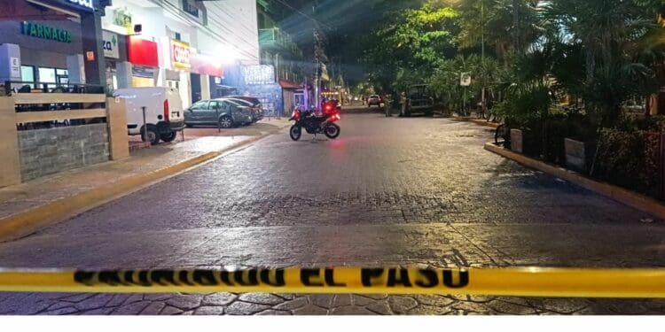 Balean a taxista en el centro de Playa del Carmen