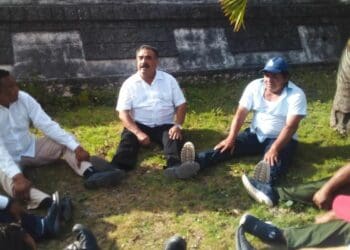El regidor Marciano Toledo Sánchez, acompañado del Gran Consejo Maya, recibió las energías desde la pirámide de Chanolandia, réplica de Chichen Itza