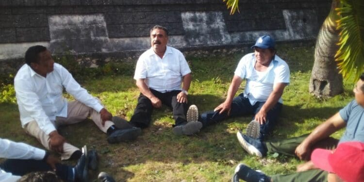 El regidor Marciano Toledo Sánchez, acompañado del Gran Consejo Maya, recibió las energías desde la pirámide de Chanolandia, réplica de Chichen Itza