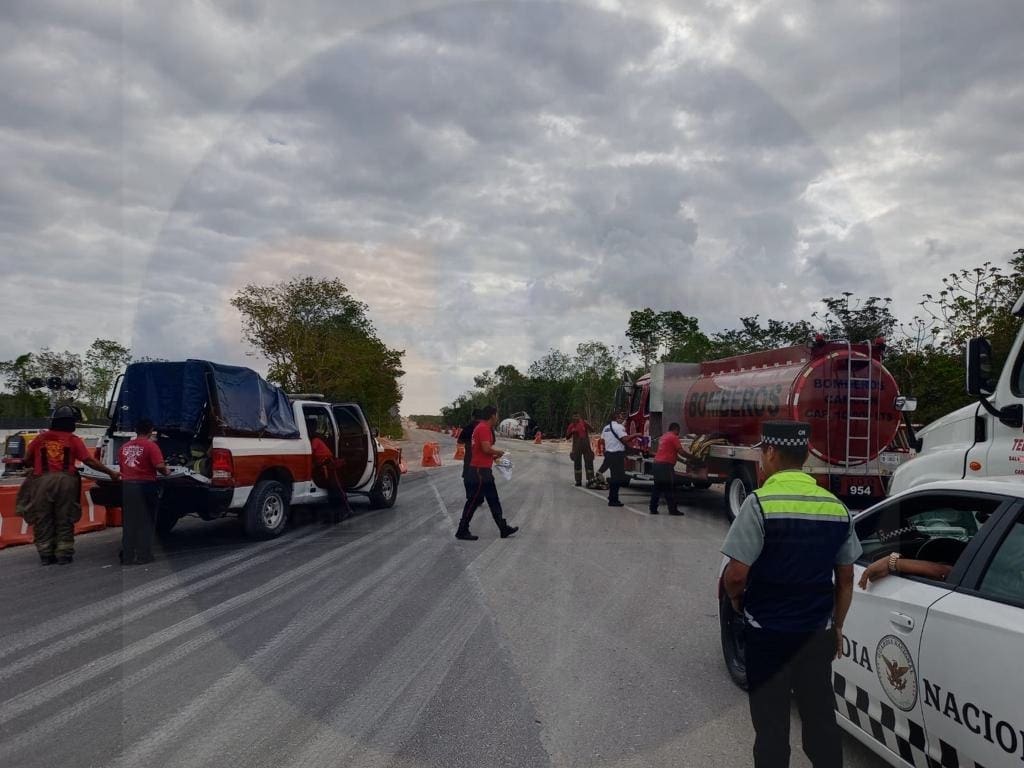 Duró tres días rescate de una pipa de gas LP que chocó en la carretera Cancún-Mérida