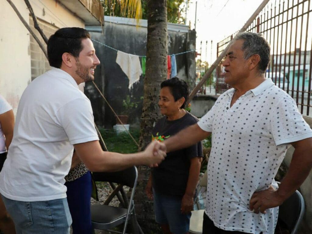 Se reúne Renán Sánchez con vecinos de la colonia Emiliano Zapata