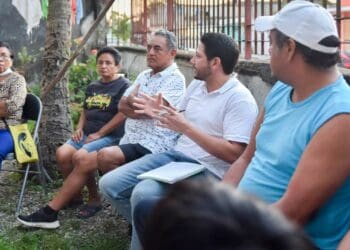 Se reúne Renán Sánchez con vecinos de la colonia Emiliano Zapata