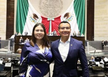 Va Anahi González por aumento a jubilados