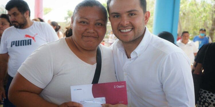 Más de 40 mil 600 beneficiarias recibieron su tarjeta ‘Mujer es Vida’ en Quintana Roo: Pablo Bustamante