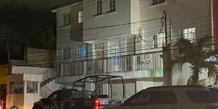 Catean una casa en la Región 91 y detienen a dos presuntos implicados en multihomicidio en la Zona Hotelera