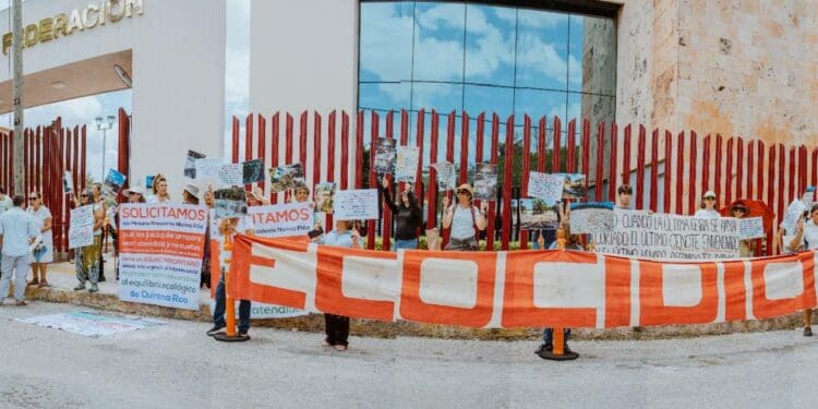 Grupos ambientalistas protestan en Mérida contra el Tren Maya; piden a jueces 'prevenir desastre ambiental'