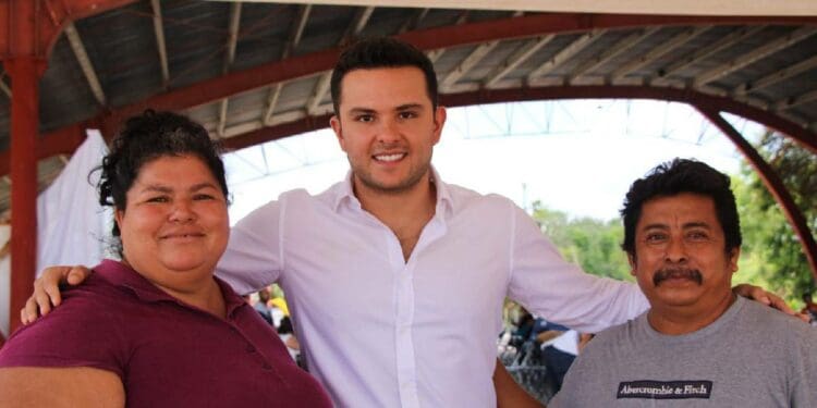 Las mujeres son el corazón de Quintana Roo: Pablo Bustamante