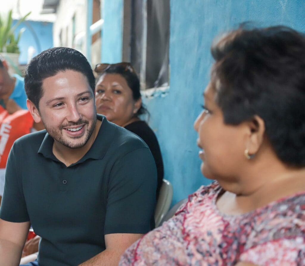 Atiende el diputado Renán Sánchez a vecinas de la colonia San Miguel II