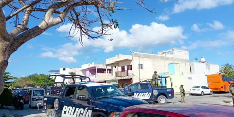 Estalla trifulca en Villas del Sol; varios policías fueron agredidos