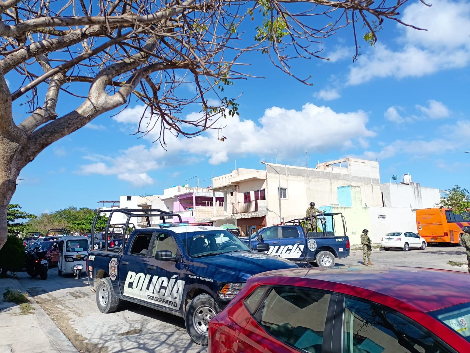 Estalla trifulca en Villas del Sol; varios policías fueron agredidos