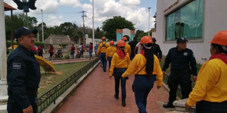 Realizan simulacro sísmico en José María Morelos; reconocen falta de información ante esta contingencia