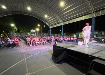 Aguakan celebra a las mamás en su día con presentación de Puruxona Cauich