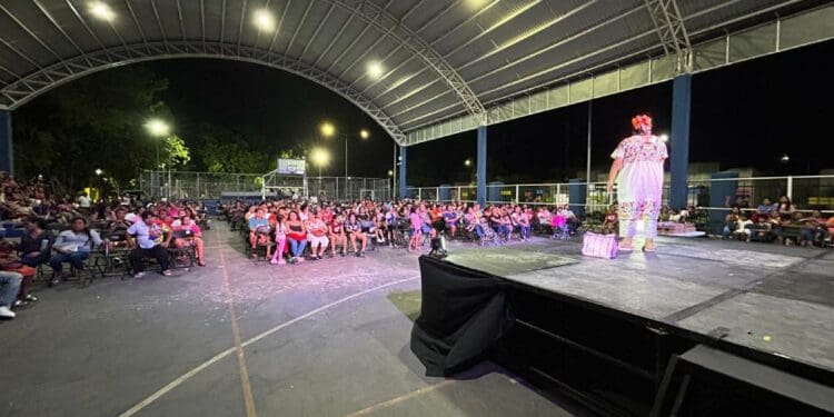 Aguakan celebra a las mamás en su día con presentación de Puruxona Cauich