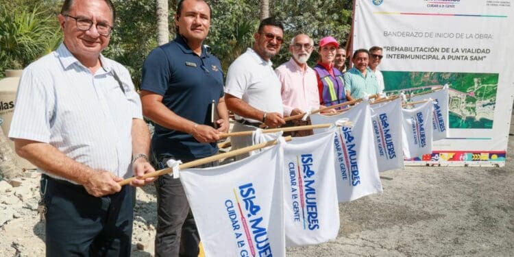 Dan banderazo de inicio a rehabilitación de vialidad intermunicipal a Punta Sam