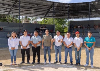 Diego Castañón entrega obra altruista que mejora la infraestructura deportiva en Tulum