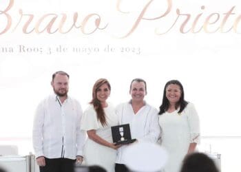 Entregan medalla al mérito de protección ecológica a José Luis Funes Izaguirre.