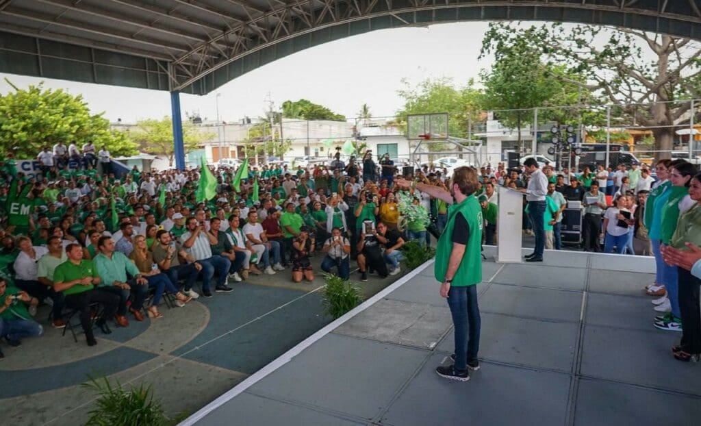 Escribamos las mejor historia del PVEM en Solidaridad, destaca Renán Sánchez al tomar protesta a Fernando Muñoz como líder en este municipio