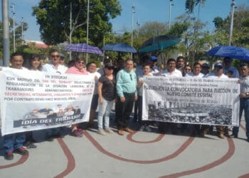Protestan maestros en Cancún; exigen su base y que se destituya a lideresa sindical