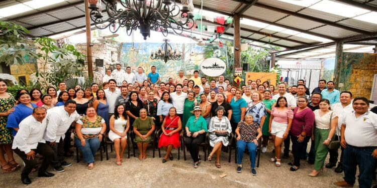 Maestras y maestros, importantes aliados de la cuarta transformación y pilar fundamental en la sociedad: Renán Sánchez