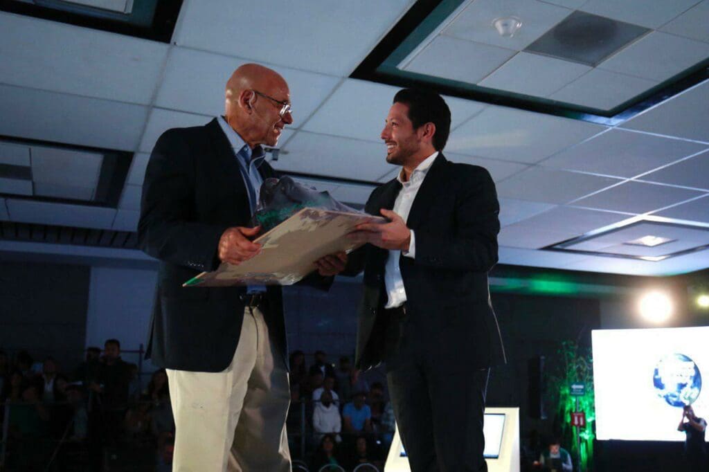 El reto en Quintana Roo, que los recursos que genera el turismo lleguen a todas las familias: Renán Sánchez