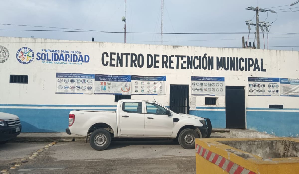 Asesinan a preso, tras aparente riña, en cárcel de Playa del Carmen