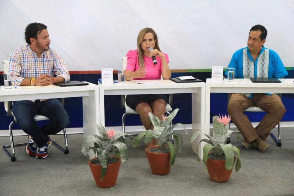 Lili Campos firma convenio para mejorar el servicio público