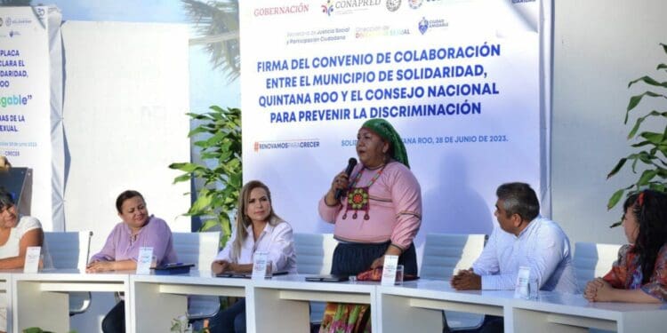 Firman convenio para erradicar la discriminación en Solidaridad