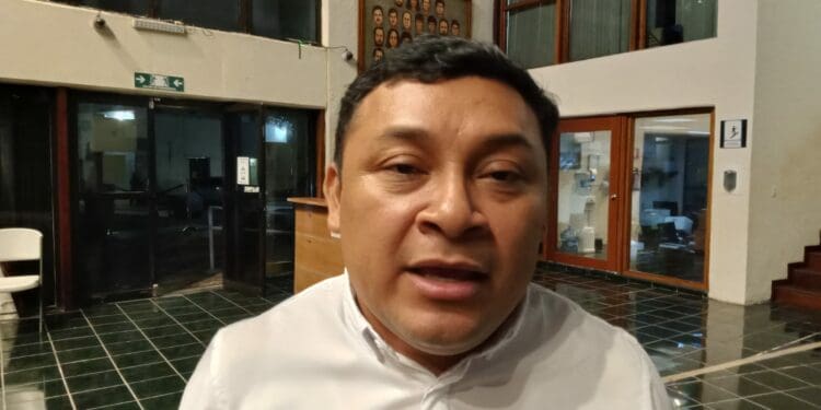 Exhorta diputado a denunciar agresiones de taxistas ante el Imoveqroo