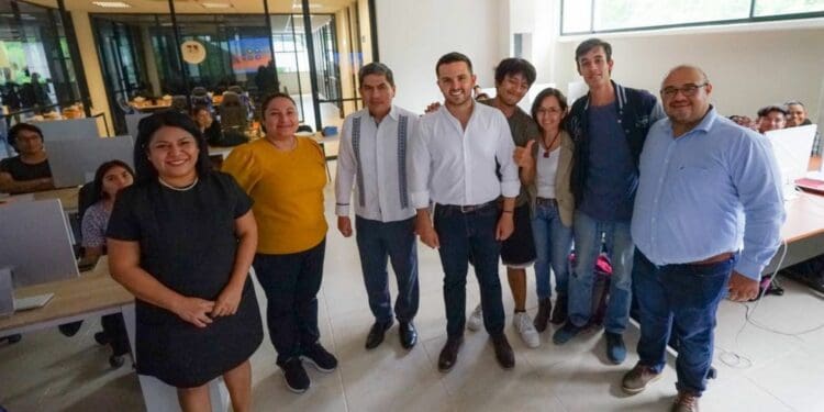 Destaca Pablo Bustamante que, de la mano con la juventud cancunense, se construye el Bienestar