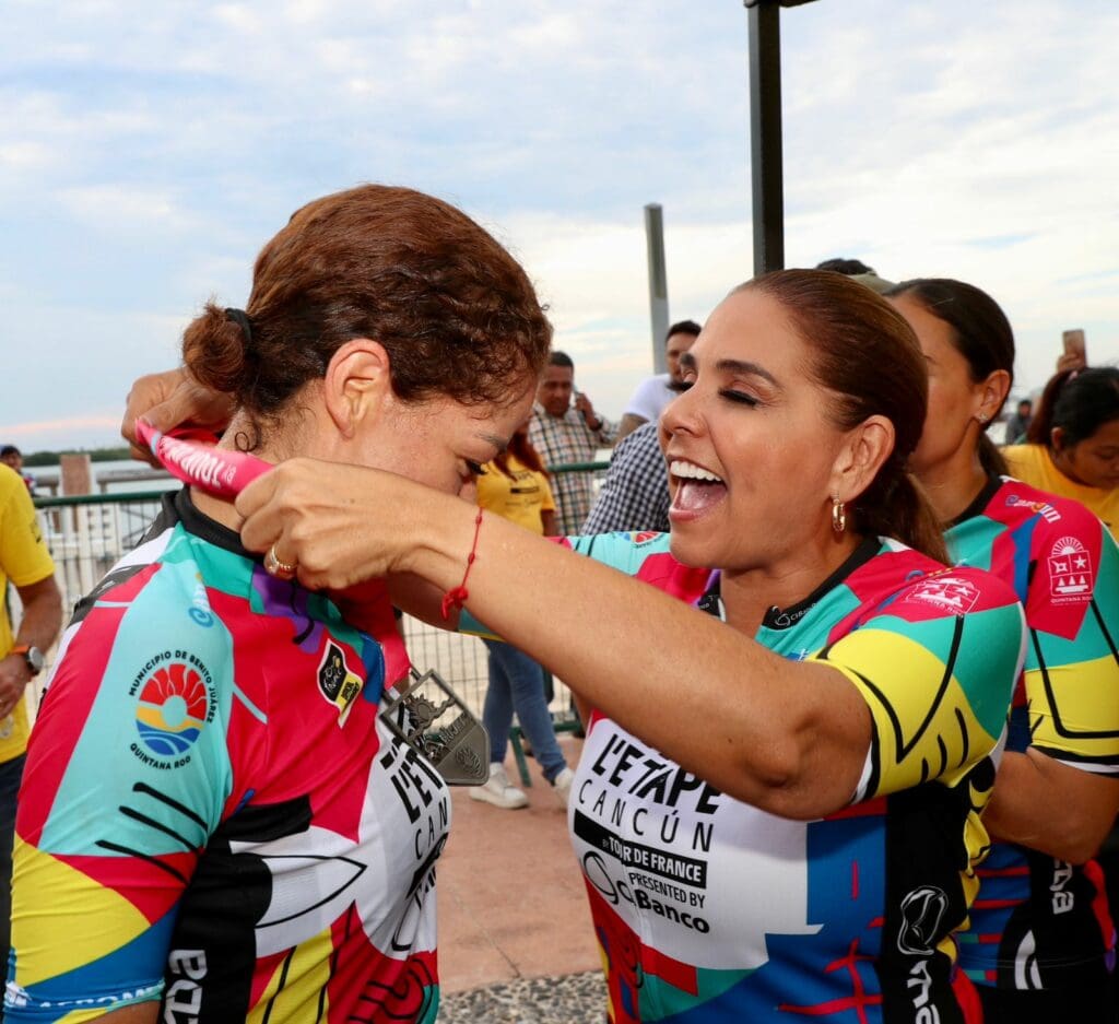 Mara Lezama da banderazo de la L’etape Cancún By Tour de France 2023