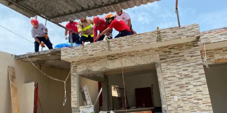 Muere albañil tras desmayarse en obra en Chetumal