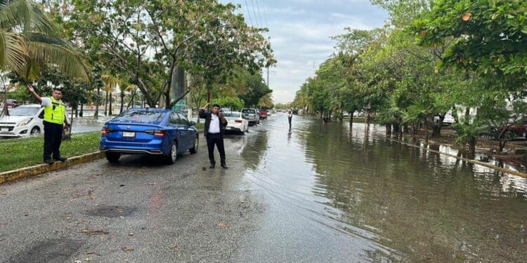 Activan operativo "Tormenta" en Cancún; caen 81 mm de lluvia en minutos
