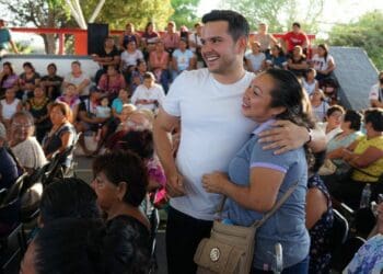 Cada mes, ‘Mujer Es Vida’ seguirá beneficiando a 50 mil quintanarroenses: Pablo Bustamante