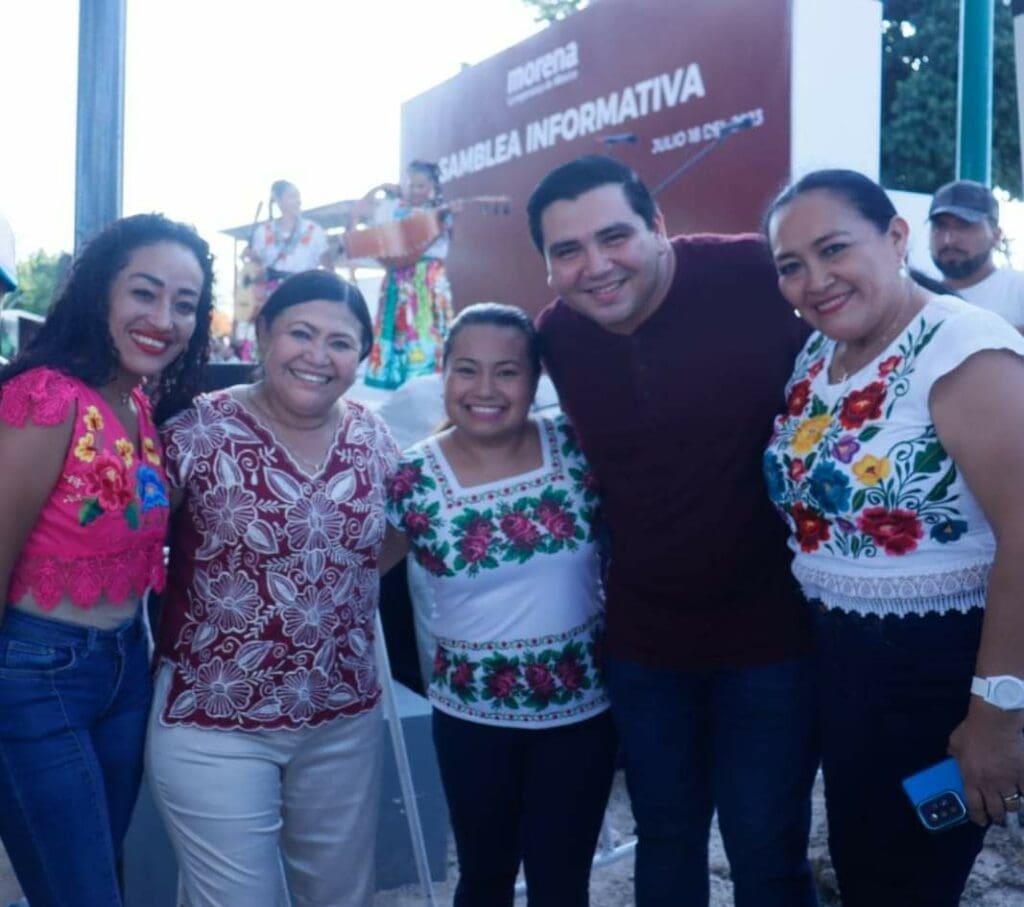 Omar Rodríguez acompaña a Claudia Sheinbaum en su visita a Quintana Roo