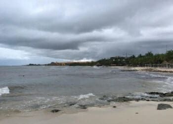 Nuevamente, cielo nublado y lluvias fuertes y puntuales en Quintana Roo