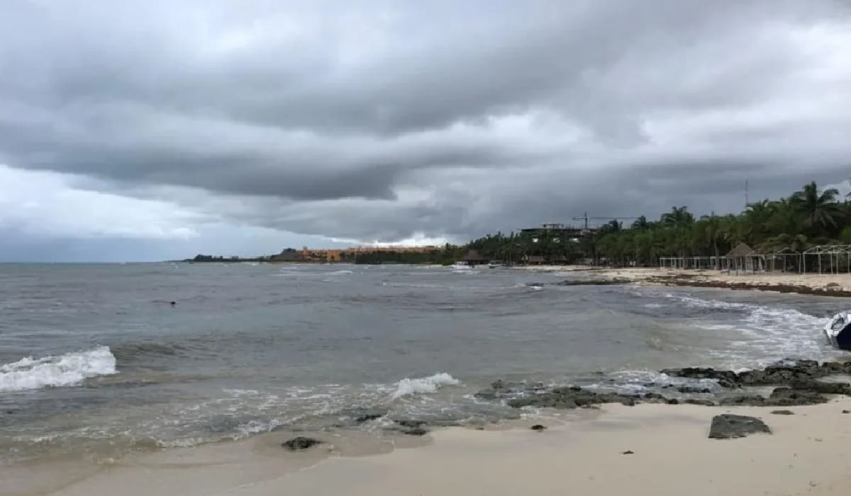Nuevamente, cielo nublado y lluvias fuertes y puntuales en Quintana Roo