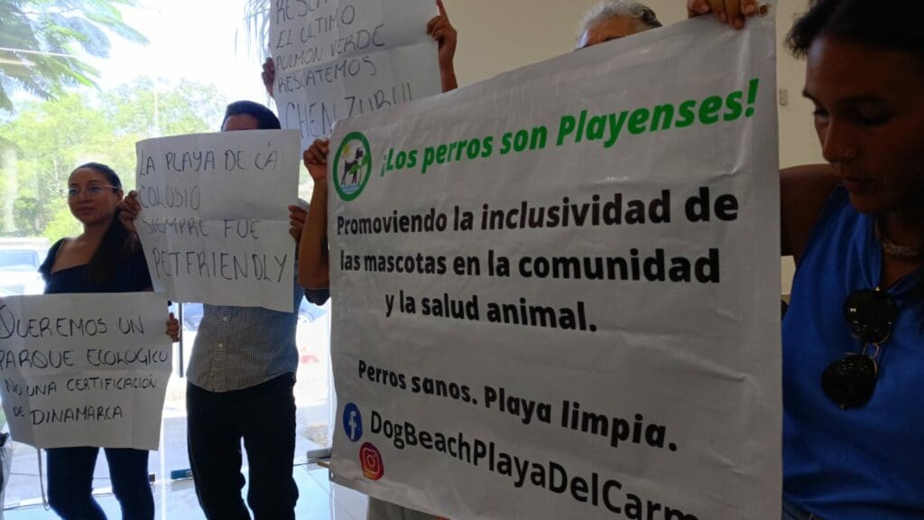 Acuden ciudadanos a Cabildo de Solidaridad a pedir playa ‘Pet Friendly’