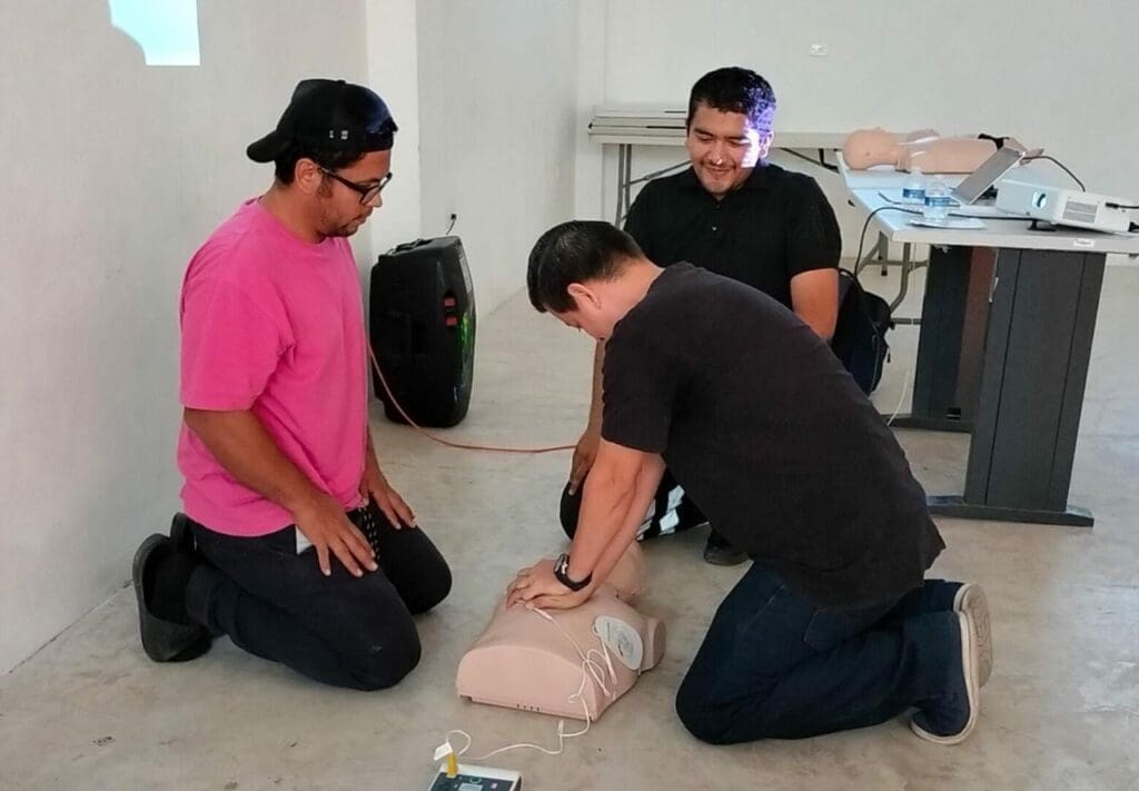 Aumenta capacitación en reanimación cardiopulmonar en escuelas y centros de trabajo de Quintana Roo